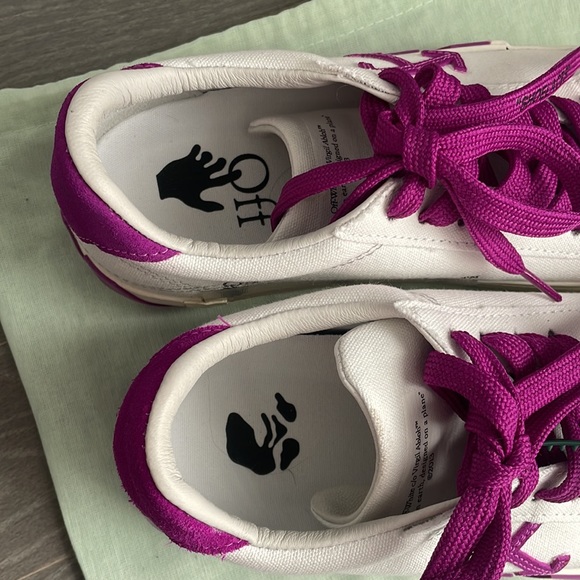 Off-White Low Canvas Sneaker - Women’s size 40 - Picture 6 of 7